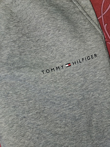Оригинальные брюки Tommy Hilfiger (2 фото из 3)