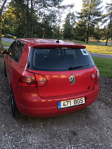 VW Golf 2004 (4 фото из 4)