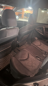 Toyota RAV4 (10 фото из 10)