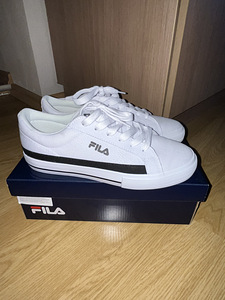 Uued Fila tennised suurus 40 (1 foto / 4)