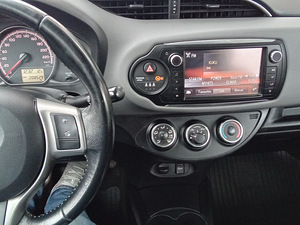 Toyota Yaris 2015 uuena Eestist ostetud, 1 omanik (10 foto / 13)