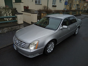 Cadillac DTS V8 Northstar (2 foto / 10)