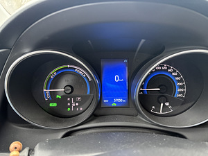 Tojota Auris (2 foto / 13)