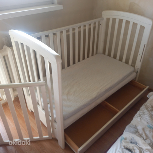 Детская кроватка (фото #1)