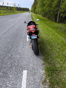 Yamaha YZF-R1 2005 (2 foto / 5)