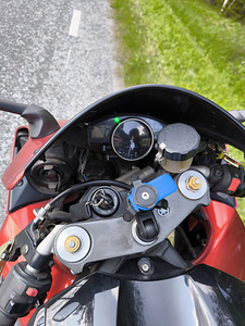 Yamaha YZF-R1 2005 (5 foto / 5)