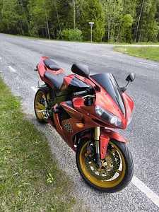 Yamaha YZF - R1 - 2005 (1 foto / 6)