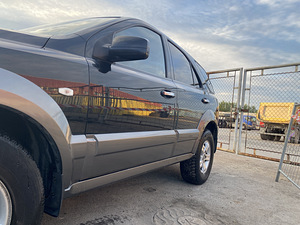 Kia Sorento (10 фото из 15)