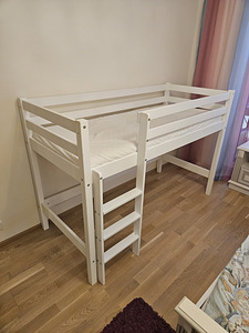 Детская кровать (2 фото из 2)