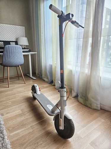 Электросамокат Xiaomi Mi Electric Scooter 3