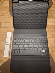 iPad Air ümbris (must, 28 cm) + bluetooth klaviatuur (1 foto / 7)