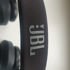 JBL Lifestyle E65BTNC (3 фото из 5)