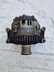 Mercedes-Benz Generaator A6421540402 (1 foto / 3)