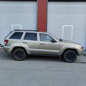 M/V: Jeep Grand Cherokee 3.0crd 160kw , atm 2005 (1 foto / 15)