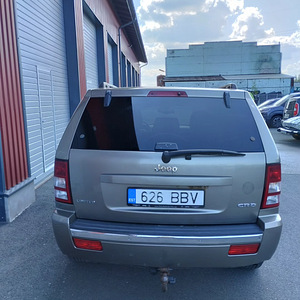 M/V: Jeep Grand Cherokee 3.0crd 160kw , atm 2005 (3 foto / 15)