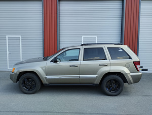 M/V: Jeep Grand Cherokee 3.0crd 160kw , atm 2005 (9 foto / 15)