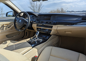 BMW 520 TwinPower Turbo (5 foto / 10)
