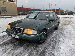 Mercedes-benz c180 90kw atm ÜV:08.2025 (1 foto / 11)