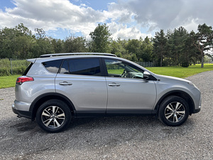 Toyota Rav-4 (8 фото из 15)