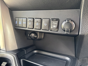 Toyota Rav-4 (14 фото из 15)