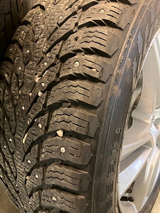 Шины Nokian Hakkapeliitta 9 SUV 235/55R18 Wet (6 фото из 8)