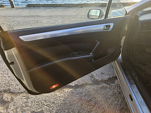 Peugeot 407 Coupe Musta värvi . Tagumised istmed ja polstrid (4 foto / 4)
