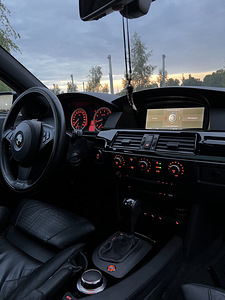 BMW e60 550i v8 270kw (5 foto / 8)