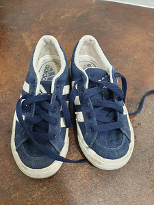 Детская теннисная обувь adidas s.30