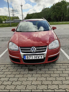 Volkswagen Golf V Variant 1.9 TDI автомат, 2008 (1 фото из 10)