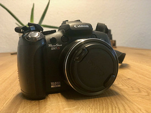 Canon PowerShot SX1 IS 10.0MP Digital Camera - Black (1 foto / 3)