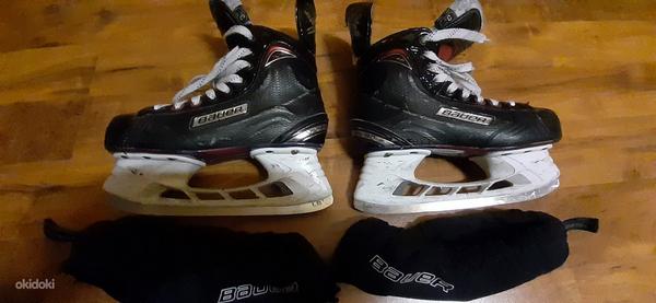 Хоккейные коньки Bauer X700 (фото #1)