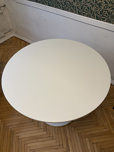 Круглый обеденный стол DOCKSTA (Ikea) (1 фото из 3)