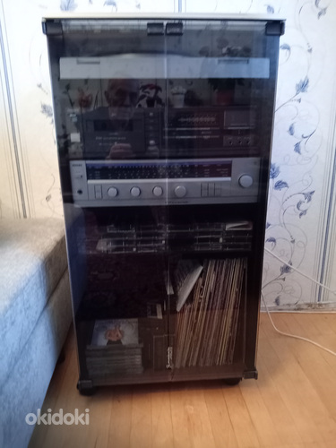 Hi-Fi muusika keskus Philips kappis