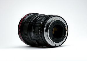 Canon 17-40mm F/4 EF (4 foto / 6)