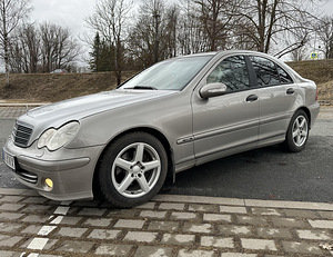 MERCEDES-BENZ C 200 CDI (3 foto / 12)
