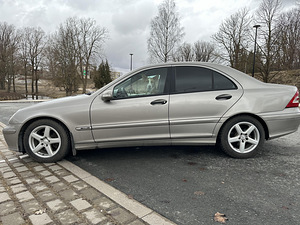 MERCEDES-BENZ C 200 CDI (5 foto / 12)