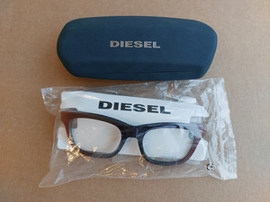 Новая оправа для очков DIESEL (6 фото из 6)