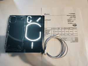 Nothing phone 1 128+8GB (1 foto / 3)