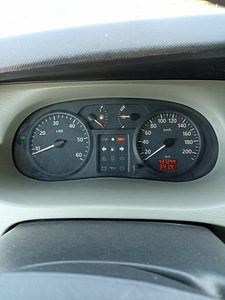 Renault Trafic 1.9dci 74kw -2005 (8 foto / 10)