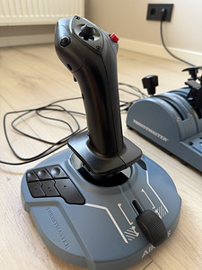 Thrustmaster TCA Captain Pack Airbus Edition Джойстик (2 фото из 6)