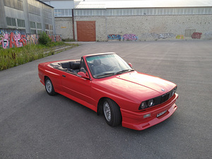 E30 BMW 320 Cabrio (2 фото из 13)