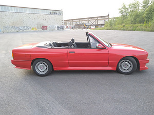 E30 BMW 320 Cabrio (3 фото из 13)