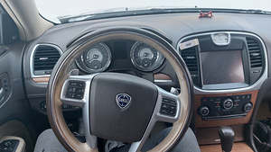 Lancia thema 2012 (4 фото из 9)