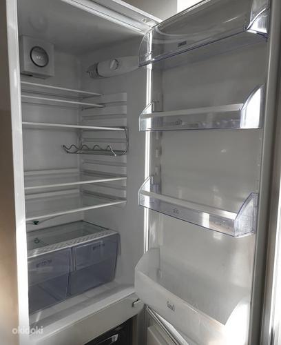 Zanussi ZBB7297 интегрируемый холодильник. Состояние хорошее (фото #2)
