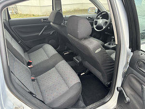 Volkswagen Passat (3 foto / 6)