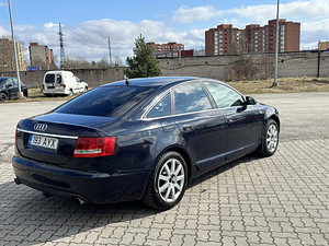 Audi A6 (2 фото из 6)