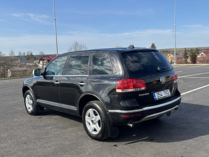 Volkswagen Touareg (3 foto / 6)