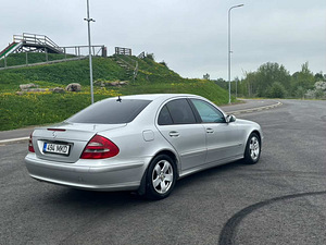 Mercedes Benz E220 (4 foto / 6)