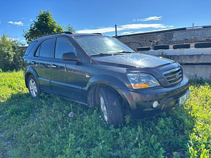 Kia Sorento (2 foto / 6)