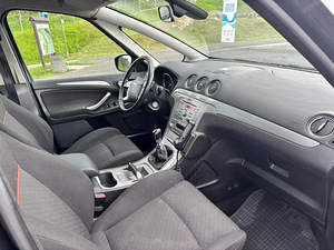 Ford S-MAX (6 foto / 6)